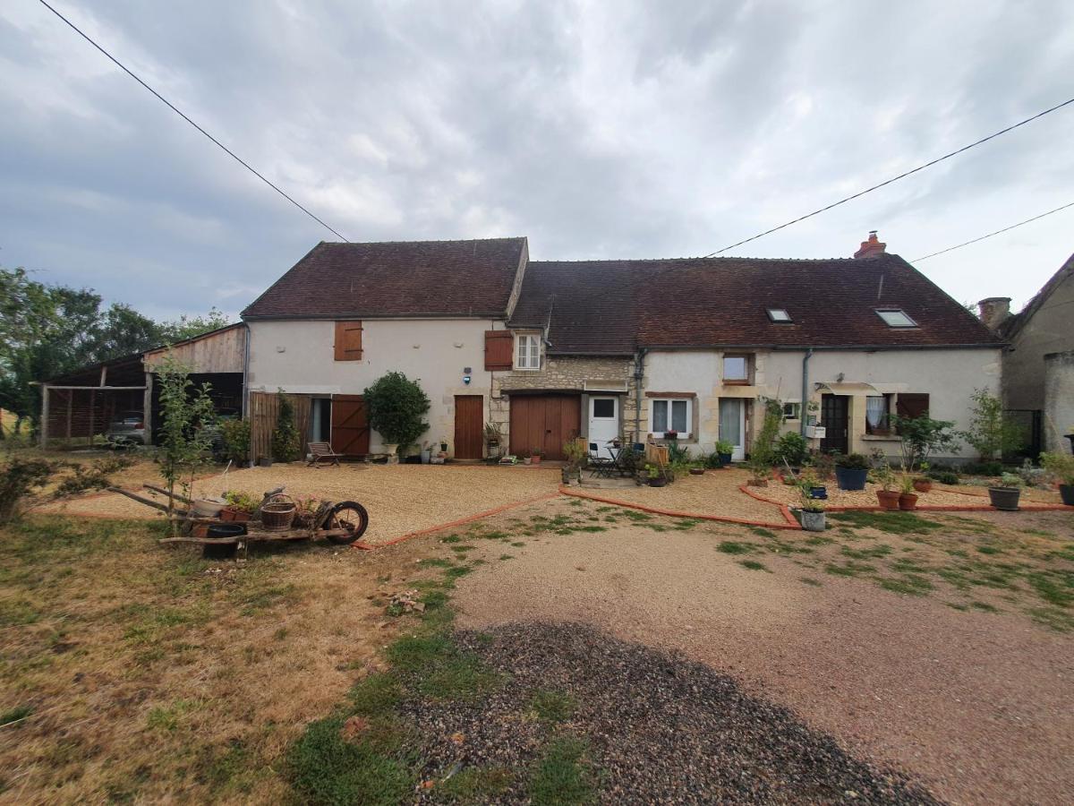 Вилла Logis Cote Cour Varennes-les-Narcy Экстерьер фото